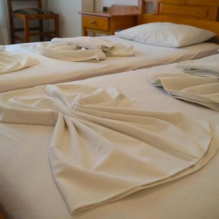 Rania Beach Ireo  Room photo